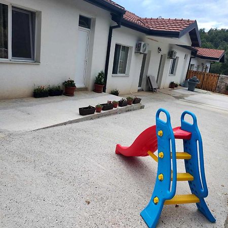 Lesnovo House Tomevski Экстерьер фото